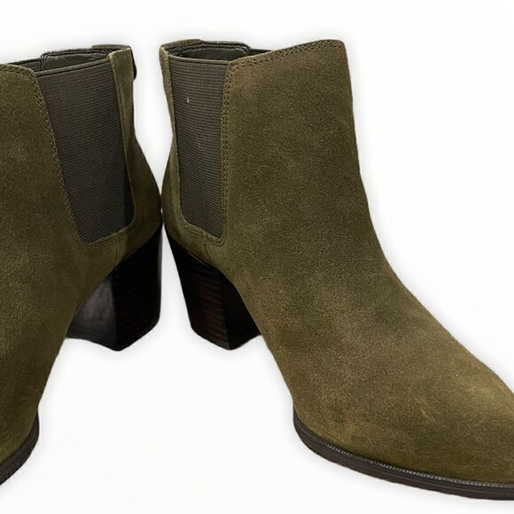 Anne Klein Geordanna Block-Heel Bootie in Size 9 - Picture 11 of 11